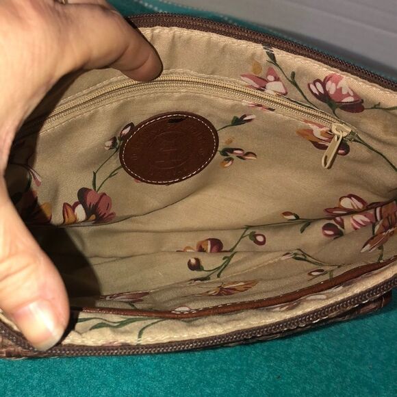 Etienne Aigner Shoulder Bag - Picture 4 of 6